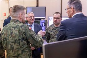 Kwantowa technologia wymiany danych zaprezentowana Szefowi BBN